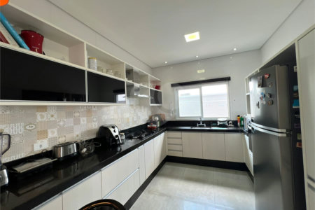 Casa à venda com 3 quartos, sendo 1 suíte,  no condomínio Golden Park Residence, Sorocaba - SP