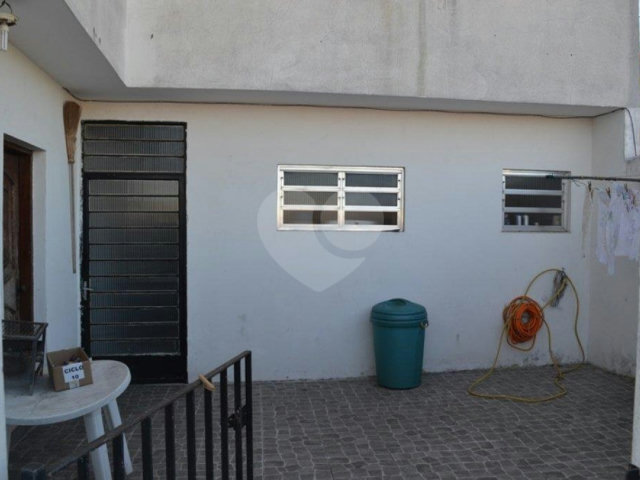 Sobrado à venda com 2 quartos em Vila Nivi, São Paulo, SP