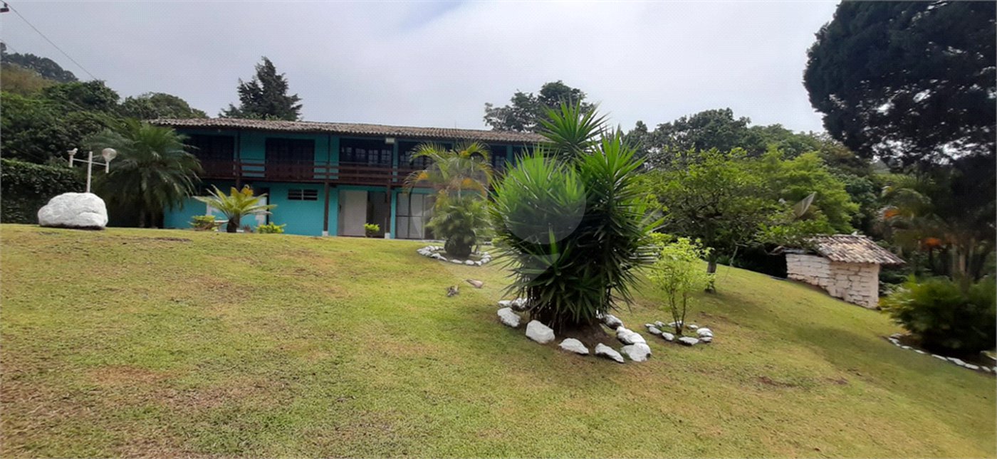 Casa Térrea à venda com 5 quartos, sendo 3 suítes, em Serra da Cantareira, Mairiporã, SP