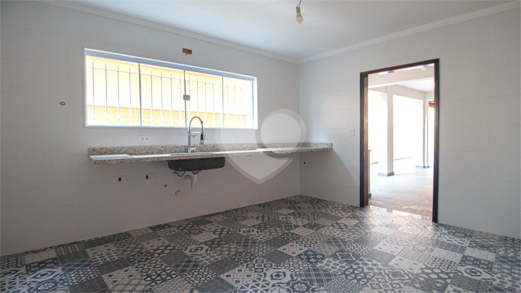 Sobrado à venda com 4 quartos, sendo 1 suíte, em Jardim Peri Peri, São Paulo, SP