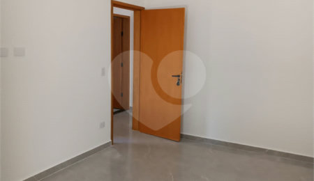 Sobrado à venda com 3 quartos, sendo 1 suíte,  em Residencial Jardins da Catalunha, Atibaia, SP