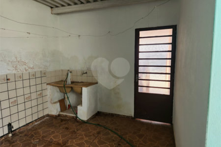 Casa à venda com 2 quartos no Centro, Araraquara, SP