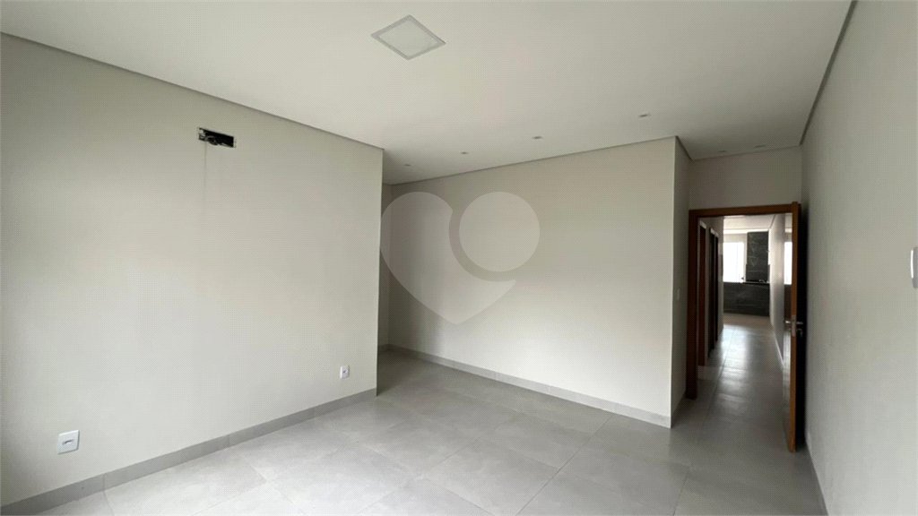 Casa Térrea à venda com 3 quartos, sendo 1 suíte, em Jardim Califórnia, Cuiabá, MT