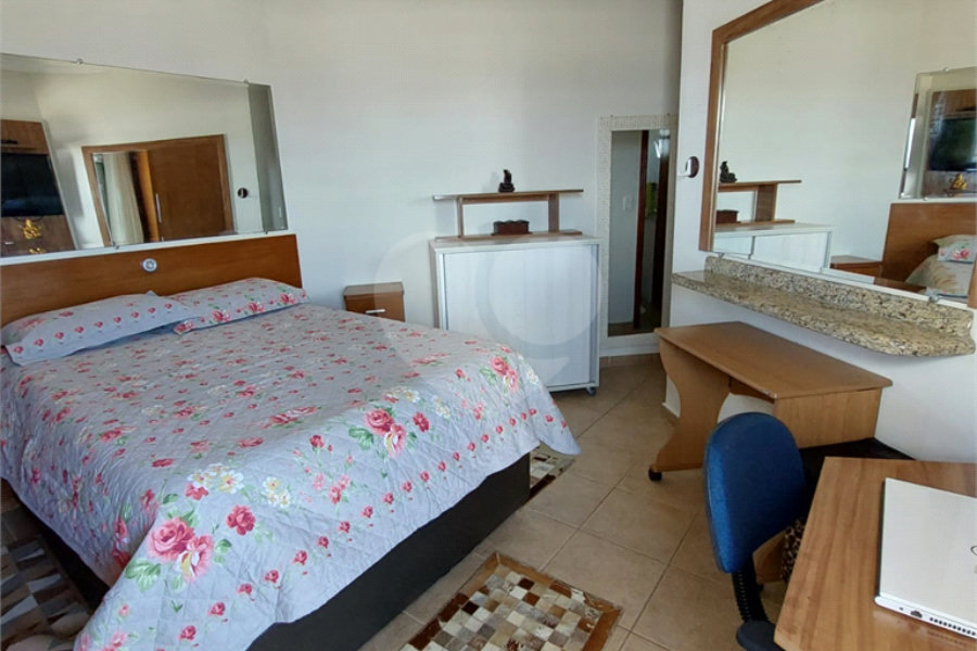 Apartamento à venda com 2 quartos, sendo 1 suíte,  em Vera Cruz, Mongaguá, SP