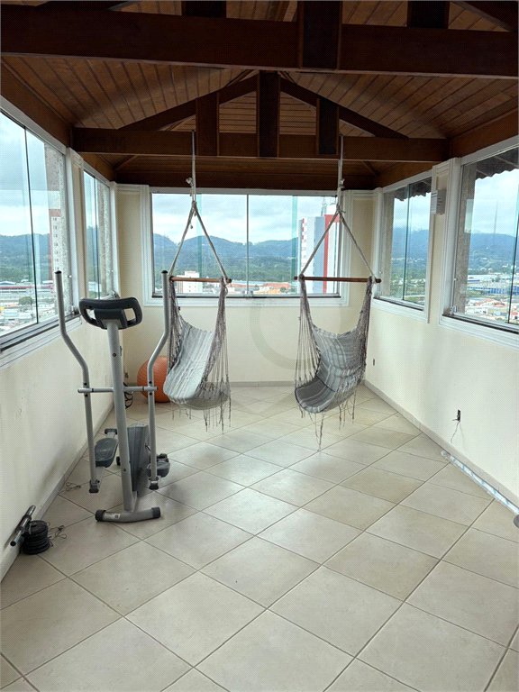 Casa à venda com 4 suítes em Vila Lavínia, Mogi das Cruzes, SP
