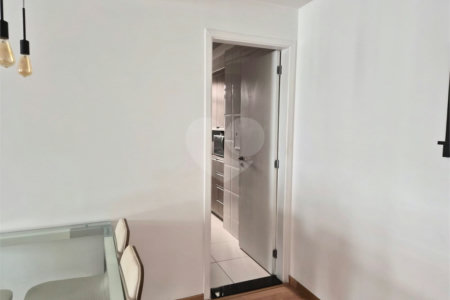 Apartamento à venda com 2 quartos, sendo 1 suíte, em Pinheiros, São Paulo, SP