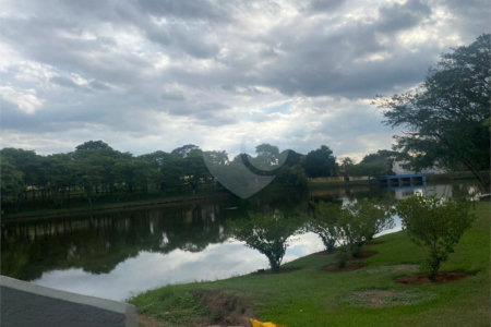Casa à venda com 5 quartos, sendo 3 suítes, no condomínio Zuleika Jabour, Salto - SP