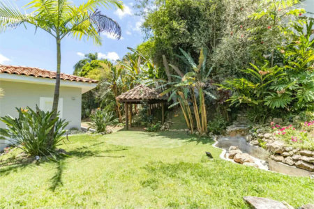 Casa à venda com 7 quartos, sendo 5 suítes, em Morumbi, São Paulo, SP