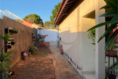 Casa à venda com 3 quartos em Parque dos Ipês I, Ponta Porã, MS