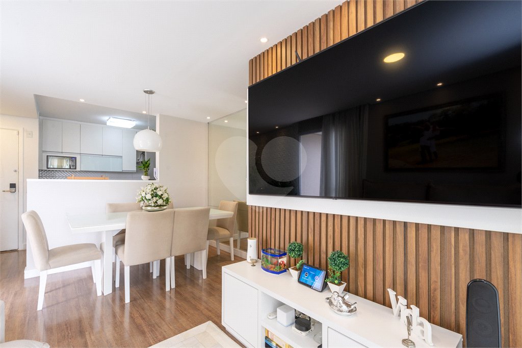 Apartamento à venda com 3 quartos, sendo 1 suíte,  em Jardim Parque Morumbi, São Paulo, SP