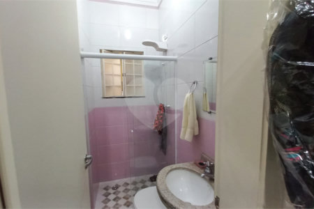 Sobrado à venda com 3 quartos, sendo 1 suíte, em Vila Gomes, São Paulo, SP