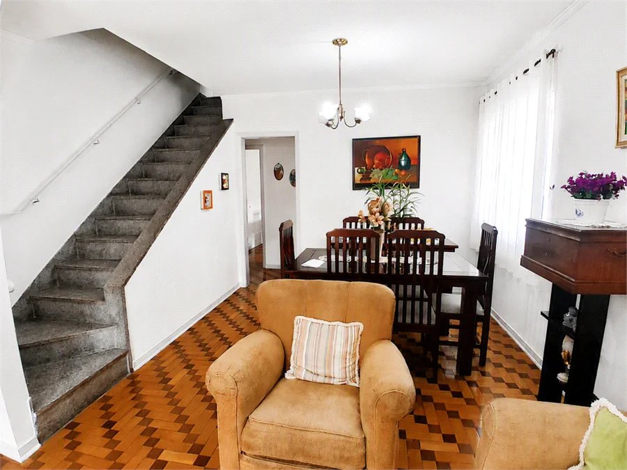 Sobrado à venda com 4 quartos, sendo 2 suítes, em Butantã, São Paulo, SP