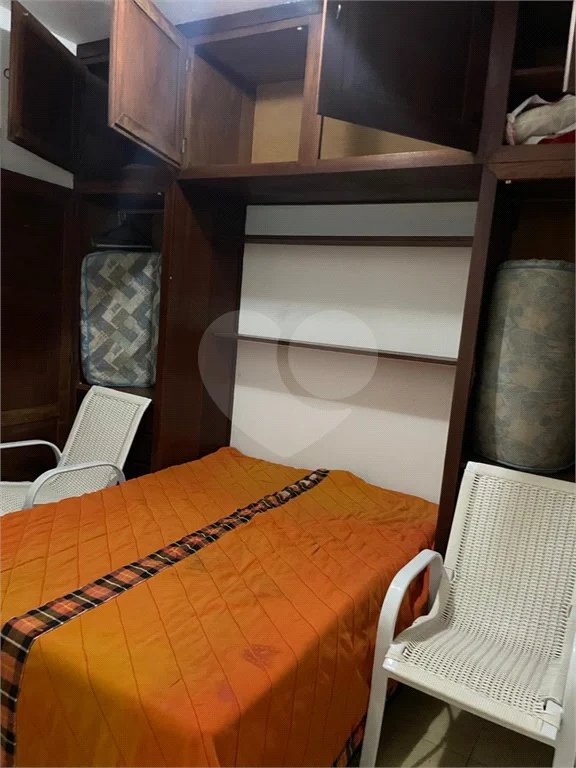 Casa à venda, 742 m², com piscina, 5 suítes, em Embu das Artes