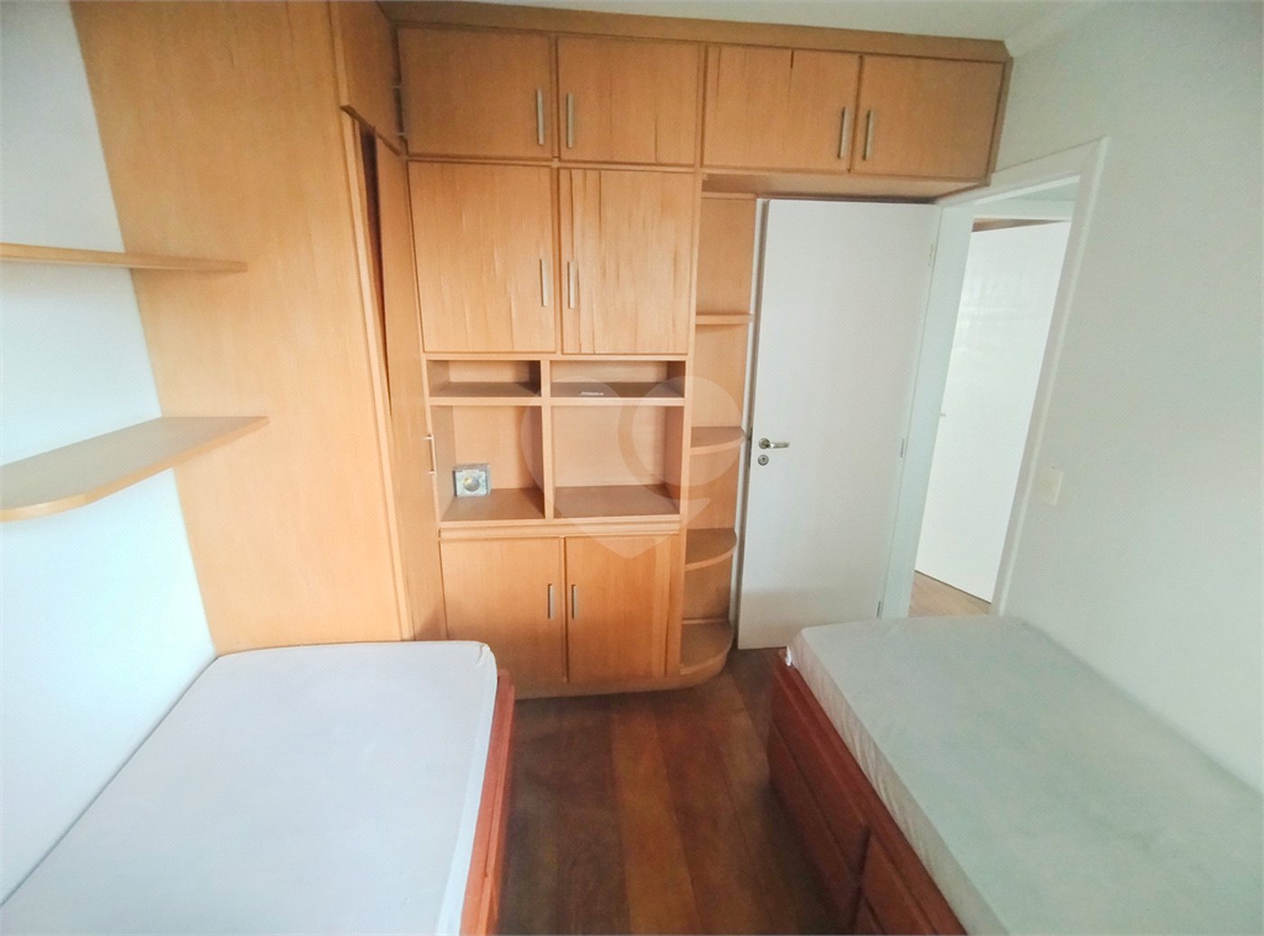 Apartamento na Saúde - 2 quartos com 1 suíte, varanda e 2 vagas