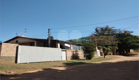 Chácara à venda com 5 quartos, sendo 3 suítes, em Chácaras Fernão Dias, Atibaia, SP