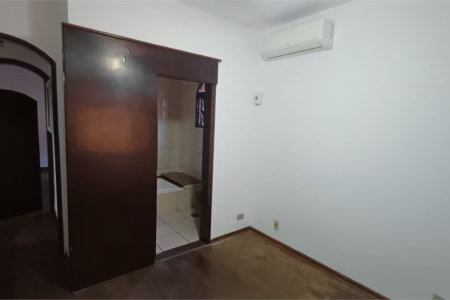 Sobrado à venda com 5 quartos, sendo 2 suítes, em Parque Continental, São Paulo, SP