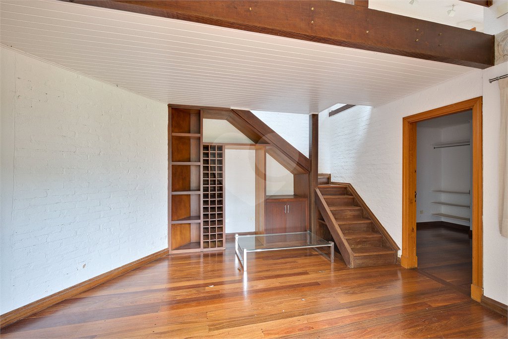 Casa Térrea à venda com 5 quartos, sendo 3 suítes, em Alto da Boa Vista, São Paulo, SP