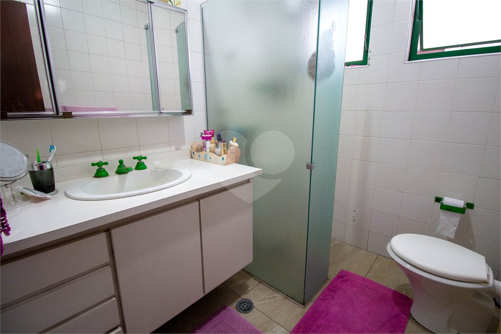 Chácara à venda com 4 quartos, sendo 2 suítes, em Vila Santa Rita, São Roque, SP