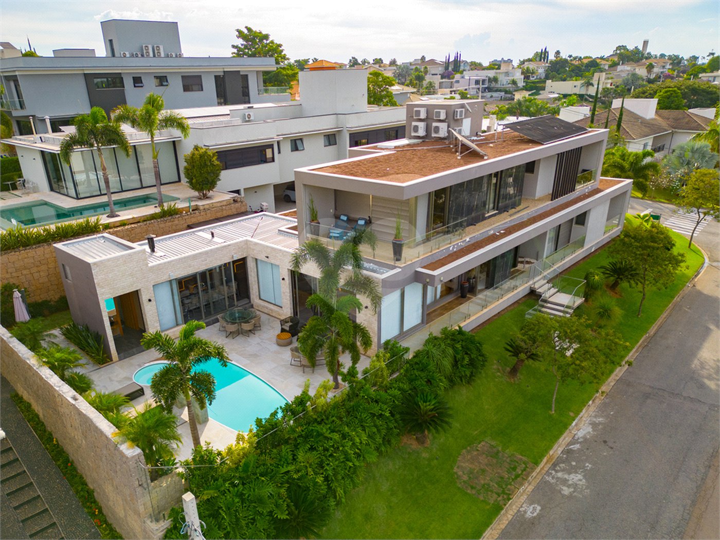 Casa à venda com 5 suítes no condomínio Plaza Athénee, Itu - SP