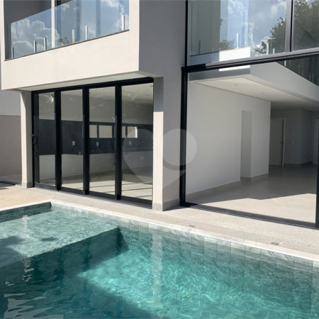 Casa à venda ou para alugar com 4 quartos, sendo 3 suítes, no condomínio Alphaville Nova Esplanada 1, Votorantim - SP