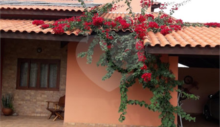 Casa à venda com 3 quartos, sendo 1 suíte,  no condomínio Village Ipanema 1, Araçoiaba da Serra - SP