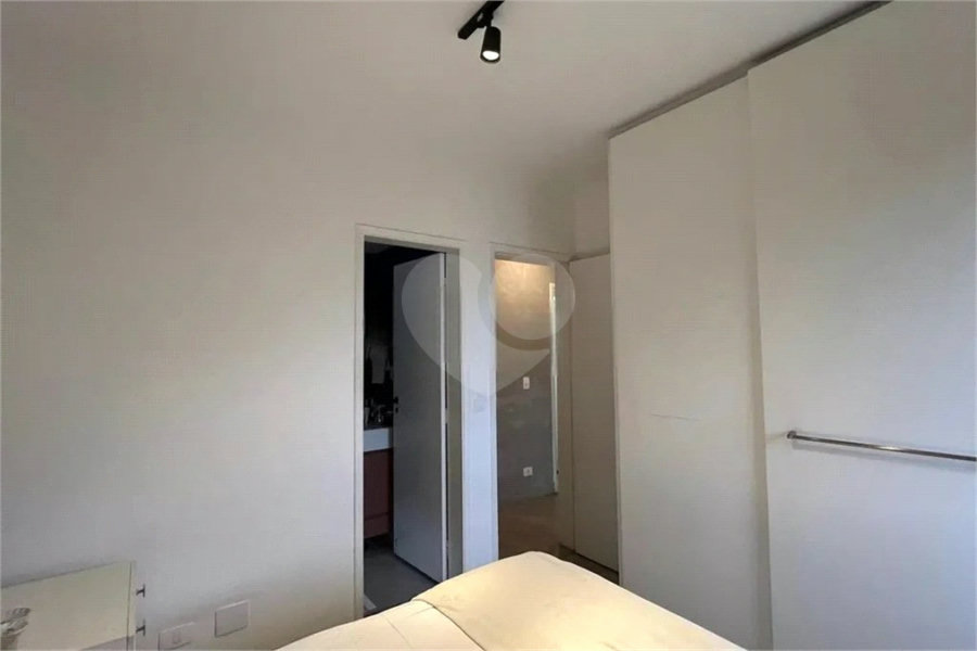 Apartamento à venda com 3 quartos, sendo 1 suíte,  em Vila Madalena, São Paulo, SP