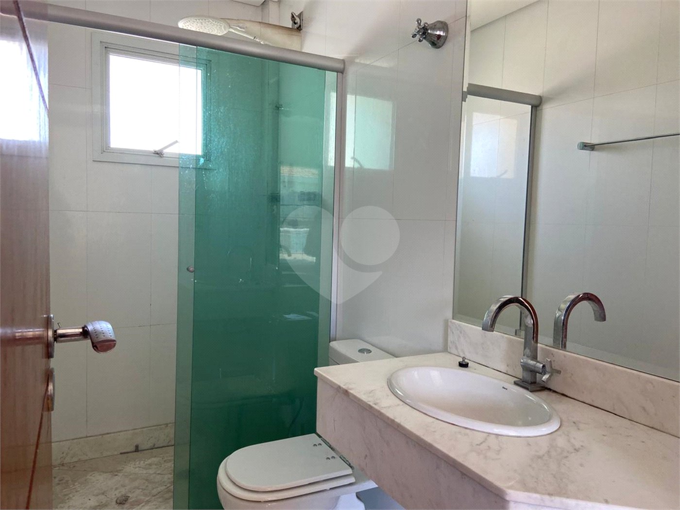 Casa para alugar com 3 quartos, sendo 2 suítes, em Vila Carrão, São Paulo, SP