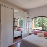 Casa à venda com 7 quartos, sendo 4 suítes, no condomínio Residencial Ypeville, Mairiporã - SP