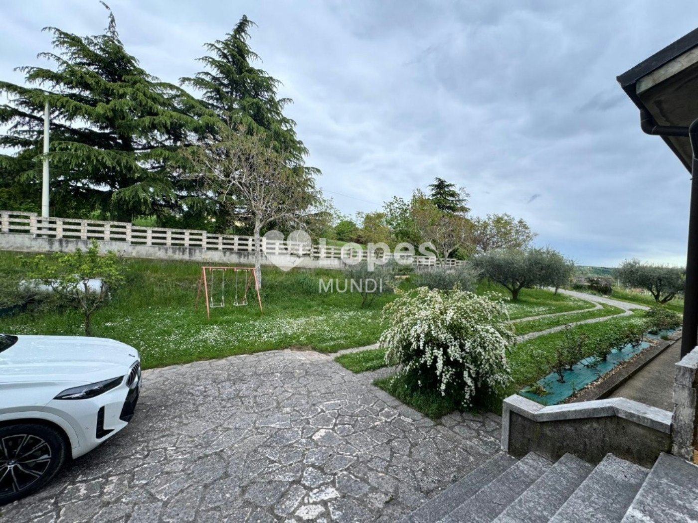 Casa multifamiliar à venda em Verona, Itália – 3 unidades e 12.000 m²