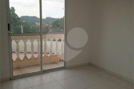 Casa à venda com 2 quartos, sendo 1 suíte, no Centro, Mairinque, SP