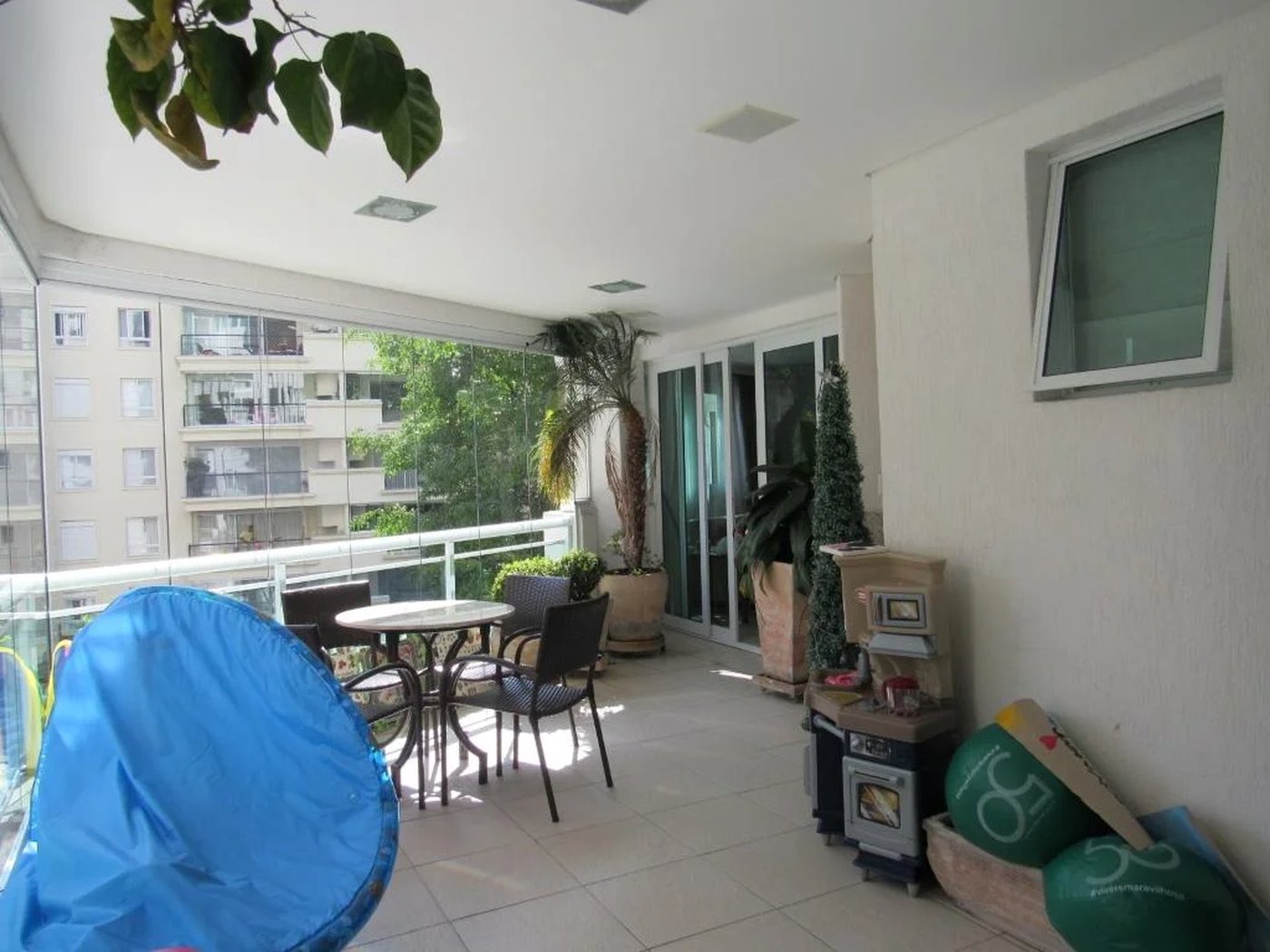 Apartamento à venda com 3 suítes em Real Parque, São Paulo, SP