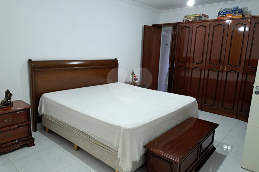 Sobrado à venda com 4 quartos, sendo 2 suítes, em Jaraguá, São Paulo, SP