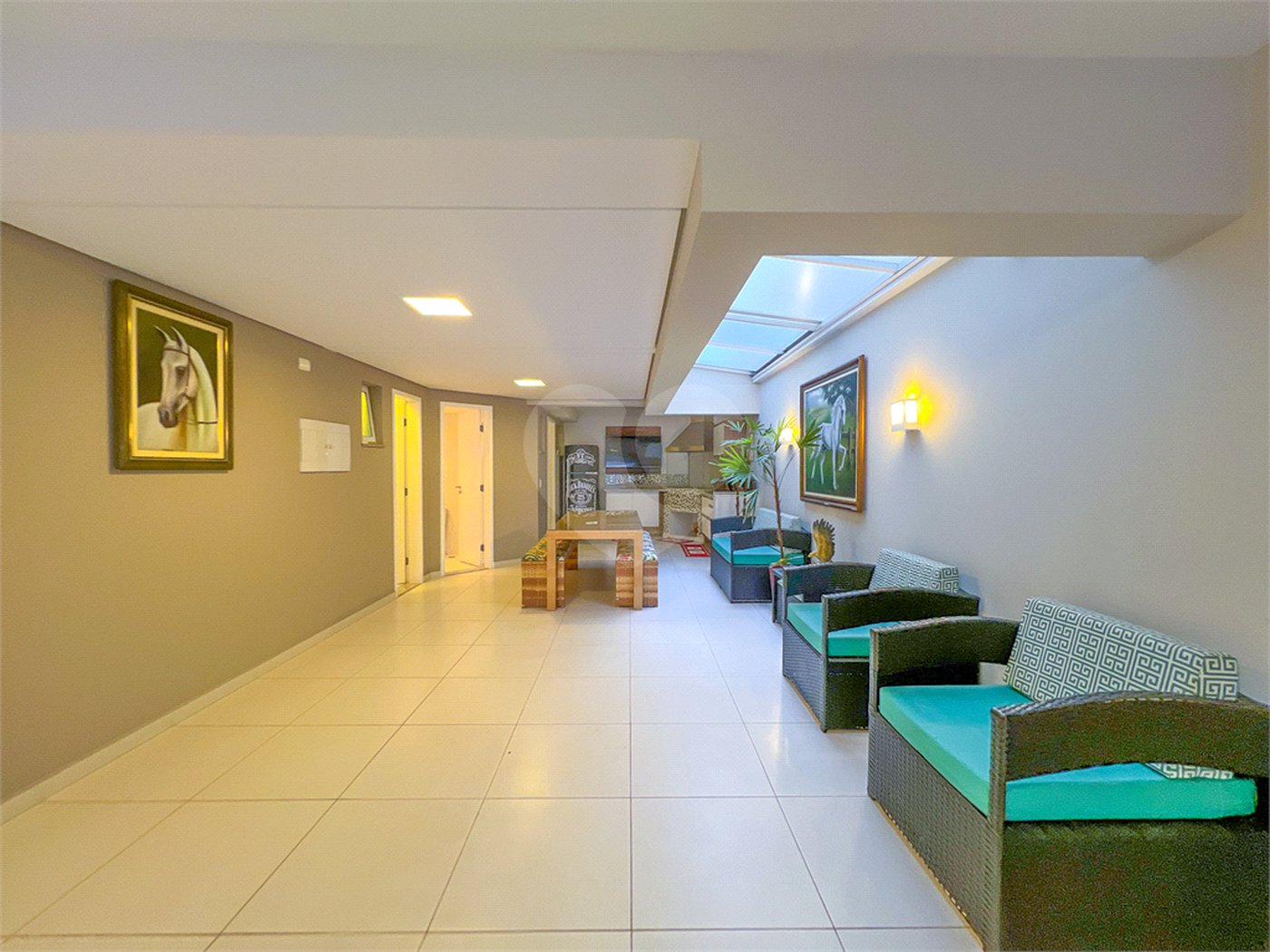 Casa à venda com 4 quartos, sendo 2 suítes,  no condomínio Floradas da Serra, São Paulo - SP