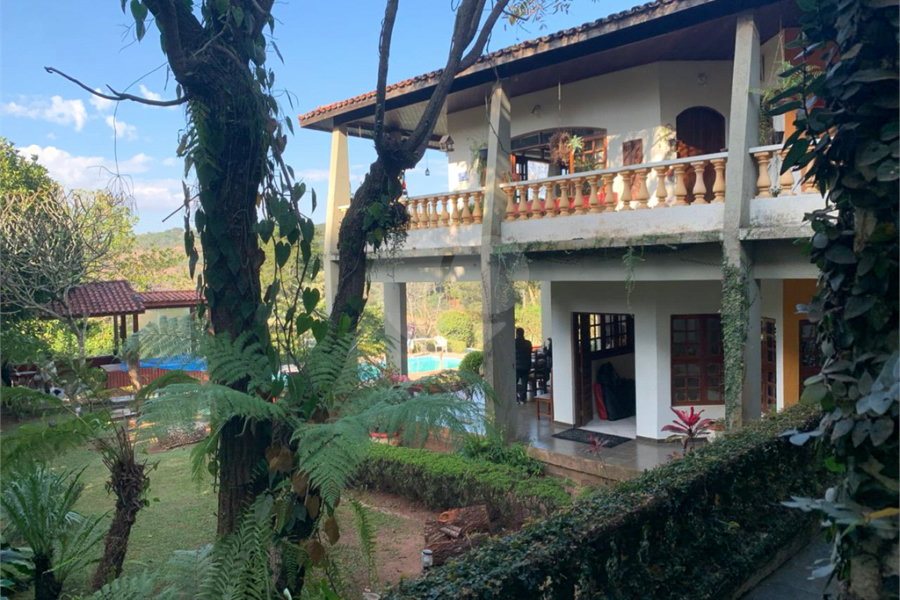 Casa à venda com 7 quartos, sendo 6 suítes, em Caceia, Mairiporã, SP