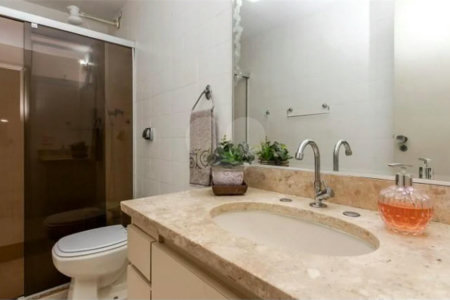 Apartamento à venda com 3 quartos, sendo 1 suíte, em Campo Belo, São Paulo, SP