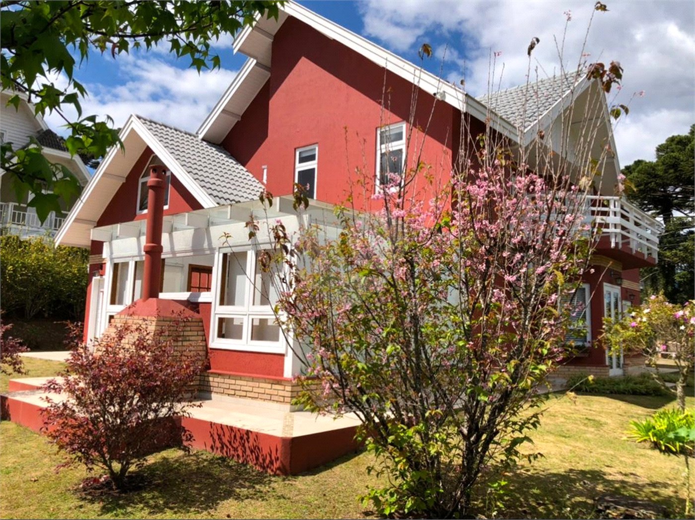 Casa à venda com 3 suítes no condomínio Vila Austríaca, Campos do Jordão - SP
