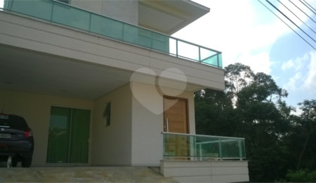 Casa à venda com 3 suítes,  no condomínio Aruã, Mogi das Cruzes - SP