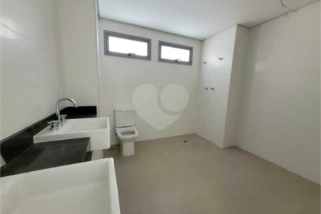 Apartamento à venda com 3 suítes em Água Branca, São Paulo, SP