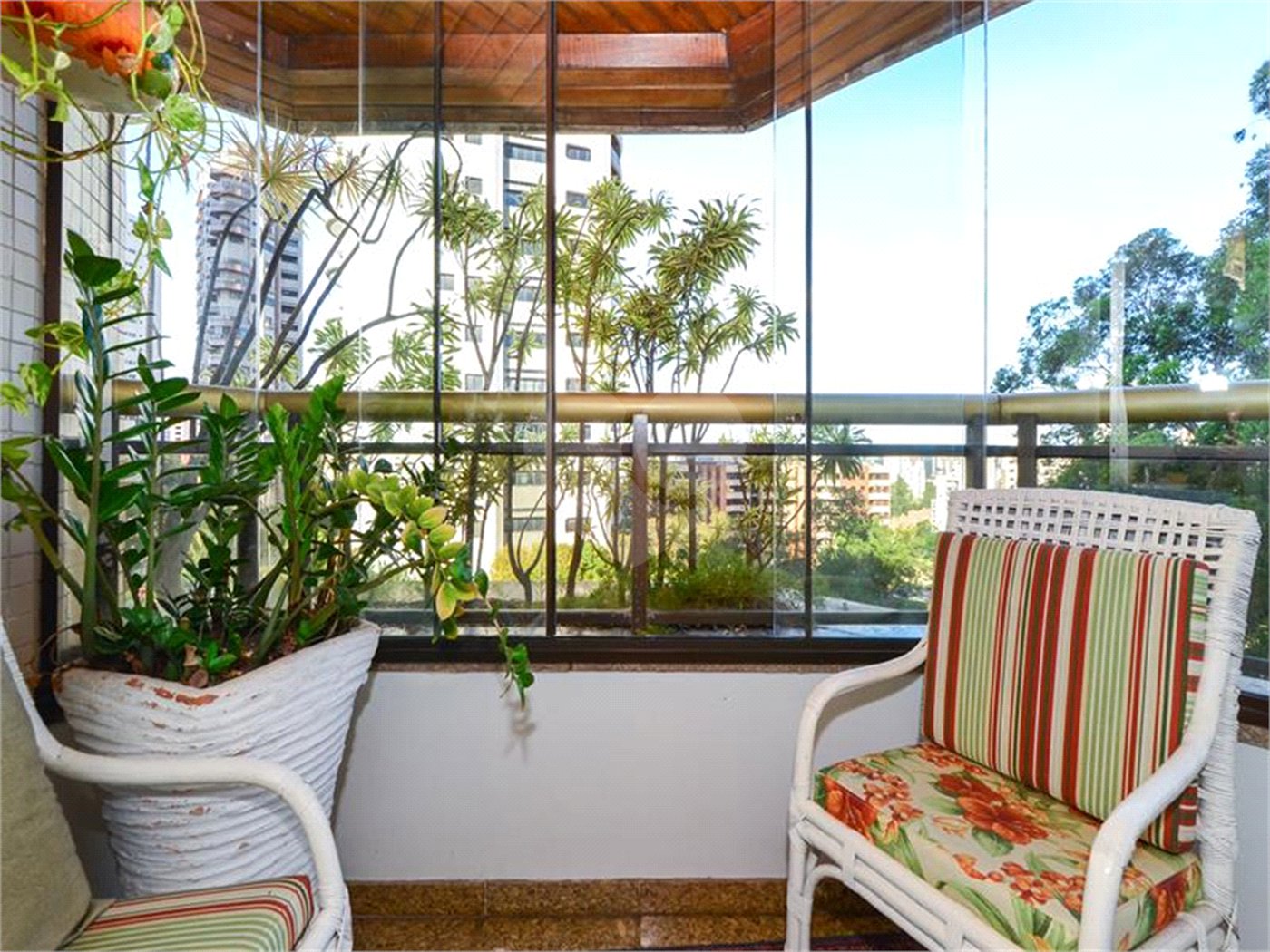 Apartamento à venda com 3 suítes em Vila Suzana, São Paulo, SP