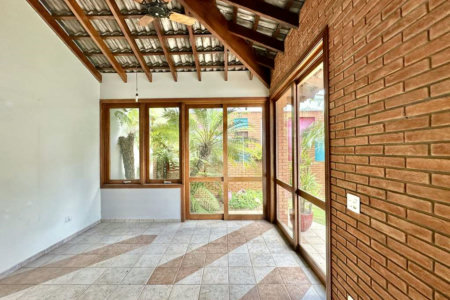 Casa à venda com 4 quartos, sendo 2 suítes,  no condomínio São Paulo Ii, Cotia - SP