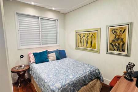 Apartamento à venda com 3 quartos, sendo 1 suíte, em Alto da Boa Vista, São Paulo, SP