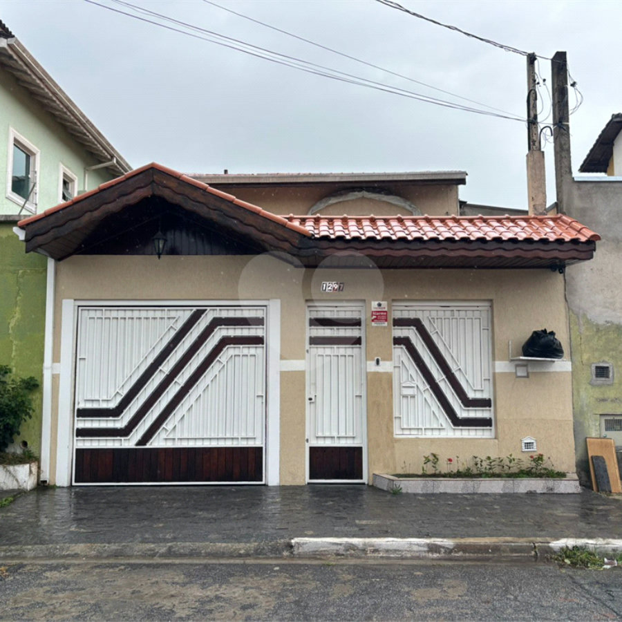 Sobrado à venda com 3 suítes em Jardim Imperador, Suzano, SP
