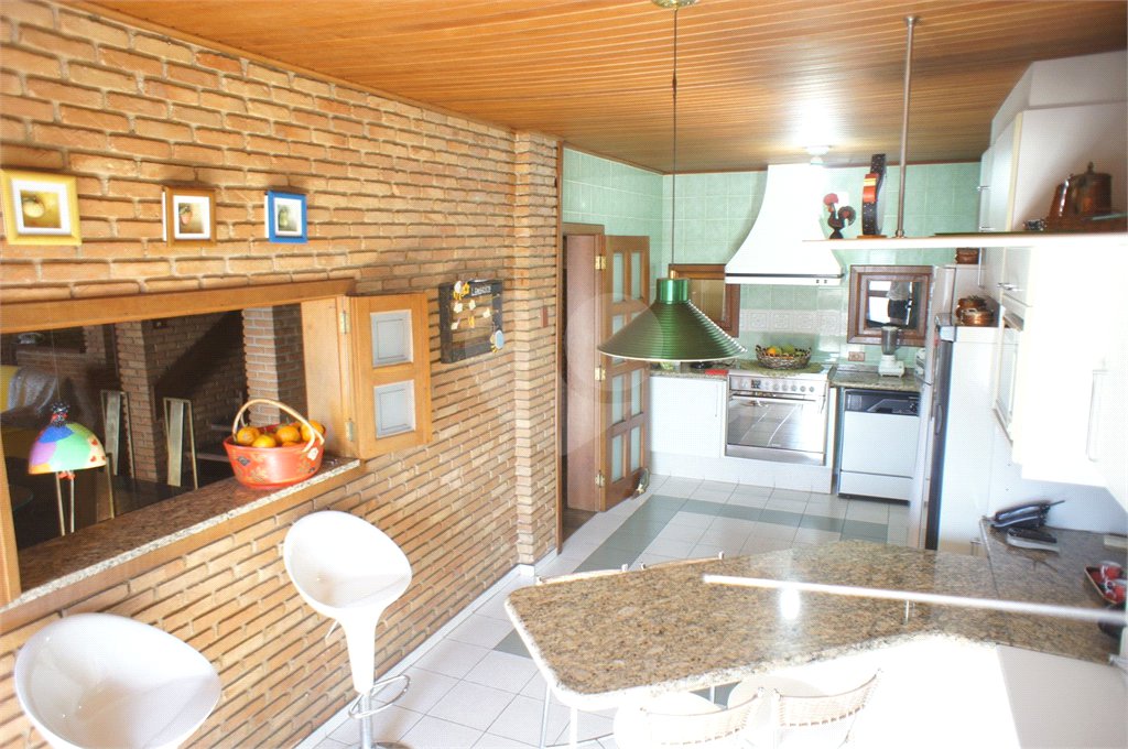 Casa à venda com 4 quartos, sendo 1 suíte,  em Vila Suissa, Mogi das Cruzes, SP