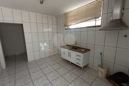 Casa à venda ou para alugar com 3 quartos, sendo 1 suíte, no Centro, Itapetininga, SP