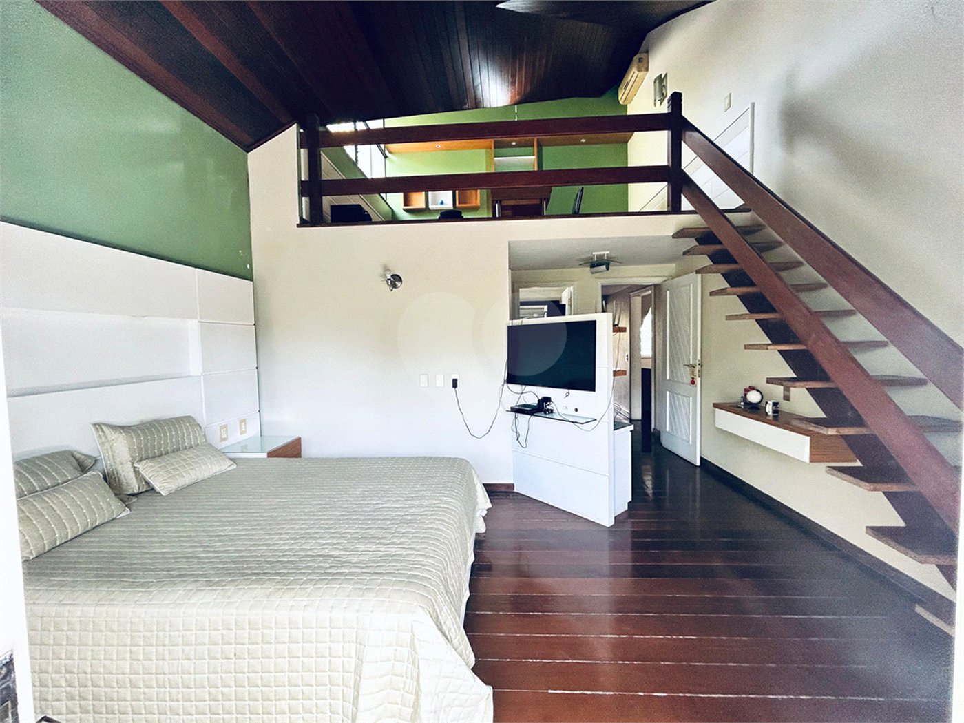 Casa à venda com 8 quartos, sendo 7 suítes, em Barra da Tijuca, Rio de Janeiro, RJ