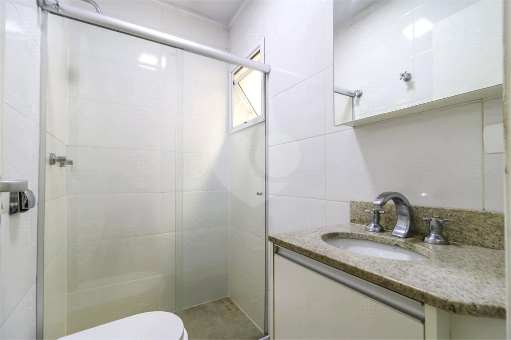 Casa à venda com 4 quartos, sendo 3 suítes, no condomínio Flower Garden Residence, São Paulo - SP