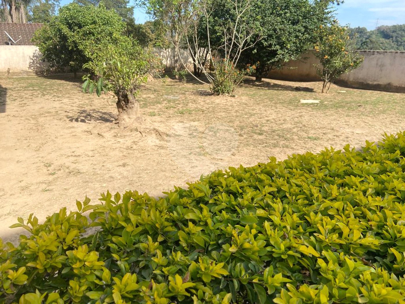 Casa à venda com 5 quartos, sendo 4 suítes, no condomínio Vilarejo Estoril, Mairiporã - SP