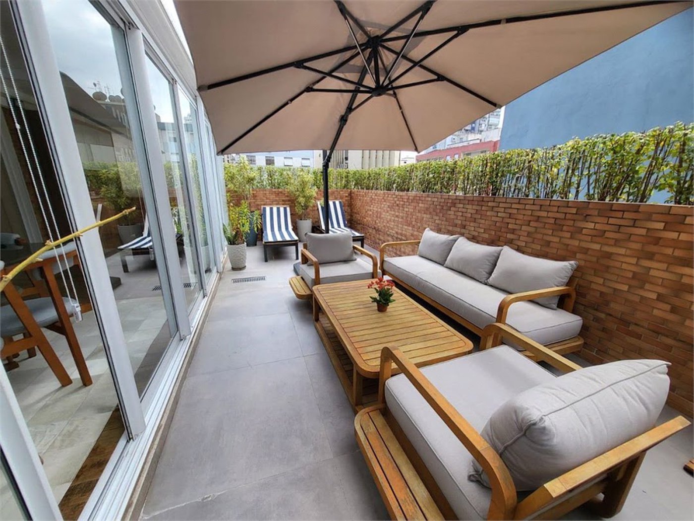 Apartamento Residencial à venda, Gonzaga, Santos - AP0128.