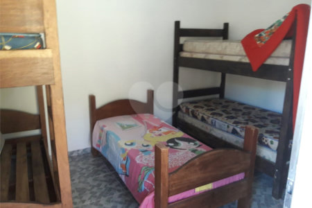 Chácara à venda com 8 quartos, sendo 3 suítes, no Centro, Toledo, MG