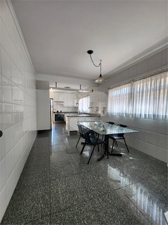 Sobrado à venda com 3 quartos, sendo 1 suíte,  em Vila Constança, São Paulo, SP